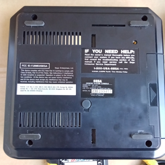 Sega Genesis Model 2 With Cables and College Football USA 96 - Picture 4 of 14